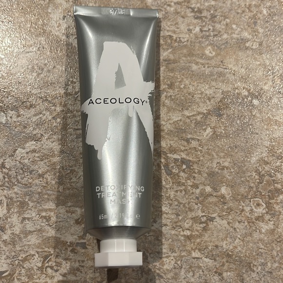 Aceology Detoxifying Treatment Mask - Picture 2 of 6